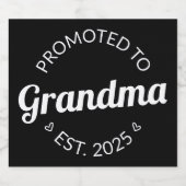 Nach Oma Est befördert. 2025 Schaumweinetikett (Einzelnes Label)