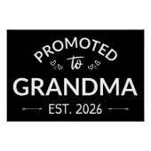 Nach Oma Est befördert. 2026 Poster (Vorderseite)