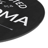 Nach Oma Est befördert. 2026 Schneidebrett (Ecke)