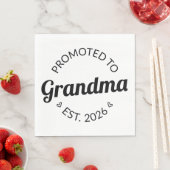 Nach Oma Est befördert. 2026 Serviette (Beispiel)