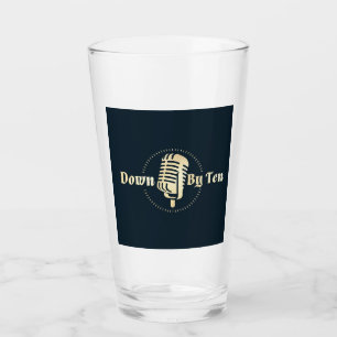 Nach unten durch Zehn-Pint-Glas Glas
