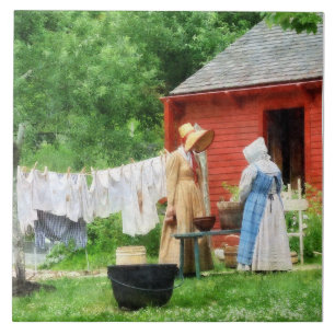 Nachbarn, die auf Washday klatschen Fliese