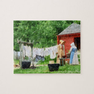 Nachbarn tratschen auf Washday Puzzle