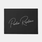 Nachname Residenz Moderner Minimaler Schwarzer Nac Fußmatte (Vorderseite)