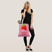Nachspeise, Erdbeer-Eis, Regenbogen-Sprinkle Tasche (Am Model)