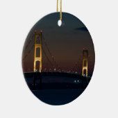 Nacht an der Mackinac-Brücke Keramik Ornament (Rechts)