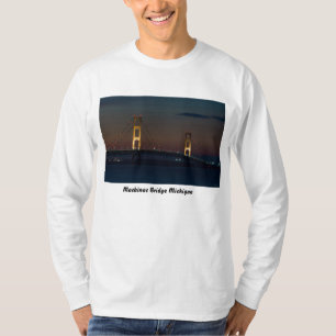 Nacht an Mackinac Brücke T-Shirt