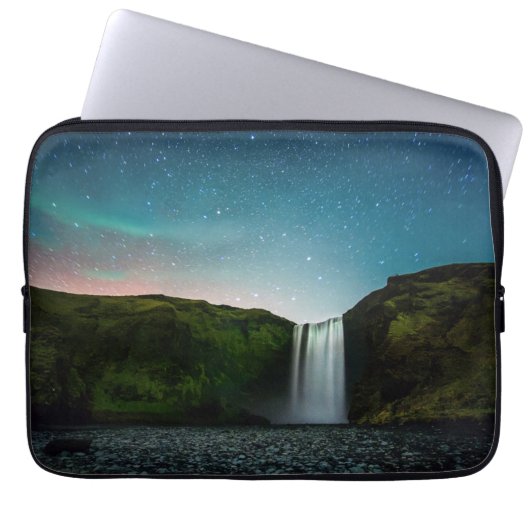 Nacht bei Skógafoss Laptopschutzhülle (Vorderseite)
