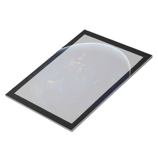 Nacht beleuchtet die Erdstadt in Asien und Austral Notizblock (angewinkelt)