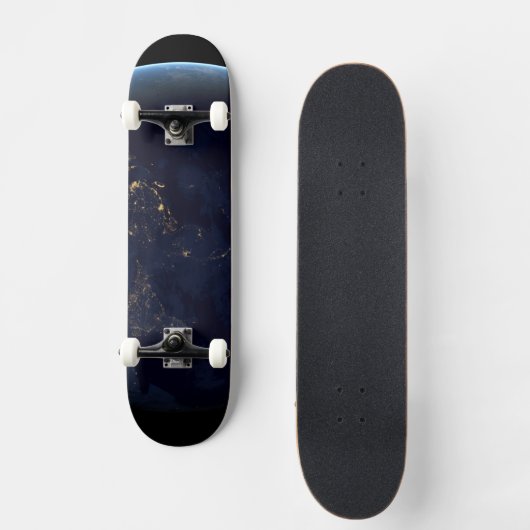 Nacht beleuchtet die Erdstadt in Asien und Austral Skateboard (Vorderseite)