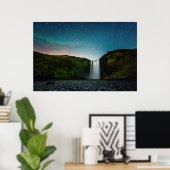 Nacht im Skógafoss Poster (Heimbüro)