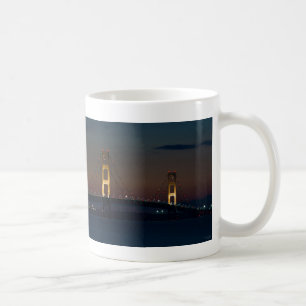 Nacht in Mackinac Bridge Kaffeepause Tasse