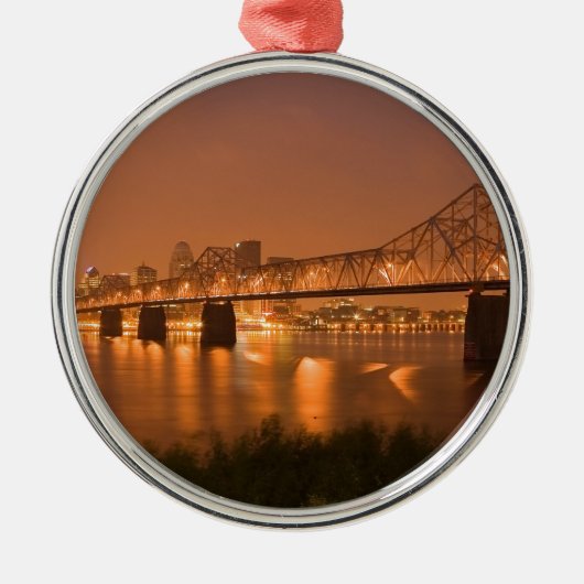 Nacht Louisvilles Kentucky beleuchtet Brücke den Silbernes Ornament (Vorne)