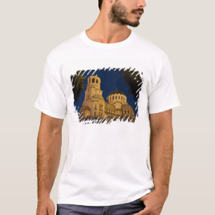 Nachtansicht der Kathedrale von Alexander Newski T-Shirt