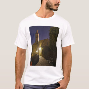 Nachtansicht der Kirche in der Dämmerung, Pienza, T-Shirt