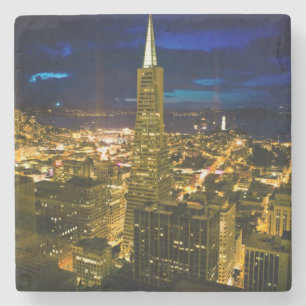 Nachtansicht von San Francisco. Steinuntersetzer
