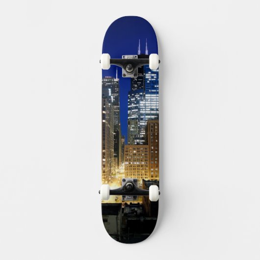 Nachtansicht von Stadtbild von Chicago Skateboard (Vorderseite)