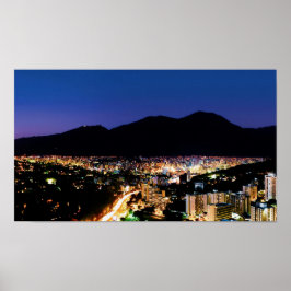 Nachtblick auf Caracas Stadt und Avila Poster