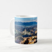 Nachtblick auf die Kathedrale von Malaga, Spanien Kaffeetasse (Vorderseite Links)