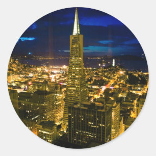 Nachtblick auf San Francisco. Runder Aufkleber