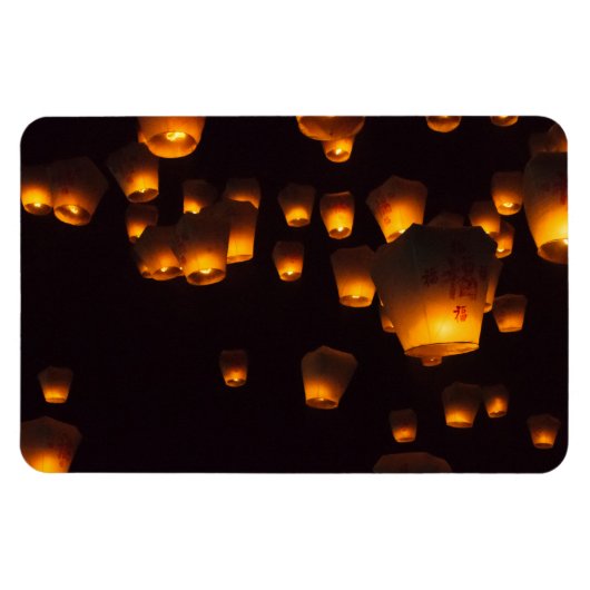 Nachtblick auf Sky Lanterns Magnet (Horizontal)