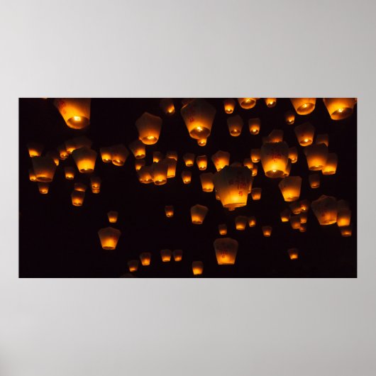 Nachtblick auf Sky Lanterns Poster (Vorne)