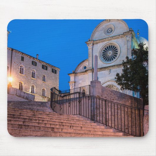 Nachtblick auf Treppe und Kirche in Split, Kroatie Mousepad (Vorne)