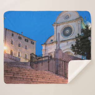 Nachtblick auf Treppe und Kirche in Split, Kroatie Sherpadecke