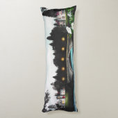 Nachtbrücken Surrealismus Body Pillow Seitenschläferkissen (Rückseite (Vertikal))