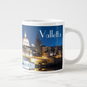 Nachthafen der Altstadt von Valletta Jumbo-Tasse