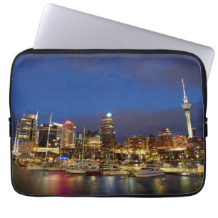 Nachtpanorama von Auckland Laptopschutzhülle