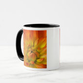 Nachträgliche Fotografien der Dalhia-Blume mit der Tasse (Vorderseite Links)