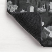 Nachts am Friedhof - Engel mit dem Teufel Mousepad (Ecke)