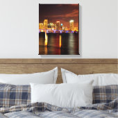 Nachts die Skyline von Miami, Florida Leinwanddruck (Insitu (Schlafzimmer))