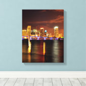 Nachts die Skyline von Miami, Florida Leinwanddruck (Insitu (Holzboden))
