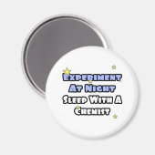 Nachts experimentieren...mit einem Chemisten schla Magnet (Vorderseite/Rückseite)