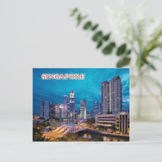 Nachts Kai und Singapur-Skyline Postkarte (Stehend Vorderseite)