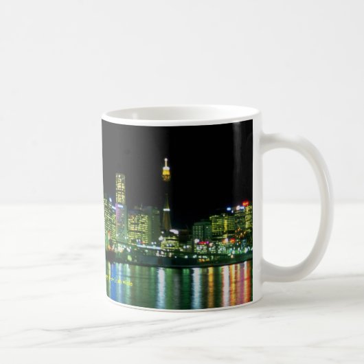 NachtSkyline von Balmain, Sydney, neues SüdWale Kaffeetasse (Rechts)