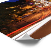 Nachtverkehr im Stadtzentrum von Harrogate Poster (Ecke)