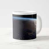 Nachtzeit in Nordeuropa Jumbo-Tasse (Vorderseite Rechts)