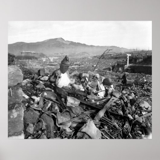 Nagasaki Japan nach der Atombombe Poster (Vorne)