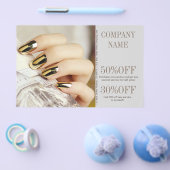 Nagel-Salon mit eleganten Maniküren Flyer (Einzeln)