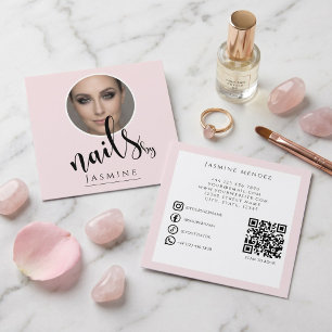 Nägel-Spezialistin 3 Foto QR Socials Blush Pink Quadratische Visitenkarte