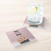 Nägel vor Männern in rosa Untersetzer (Schrägansicht)