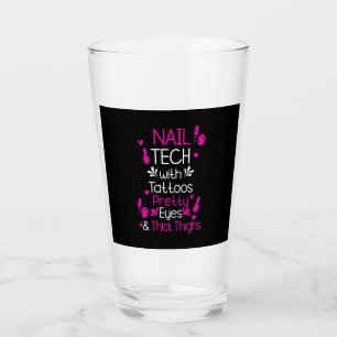 Nageltechnik mit Tattoos Glas