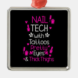 Nageltechnik mit Tattoos Ornament Aus Metall