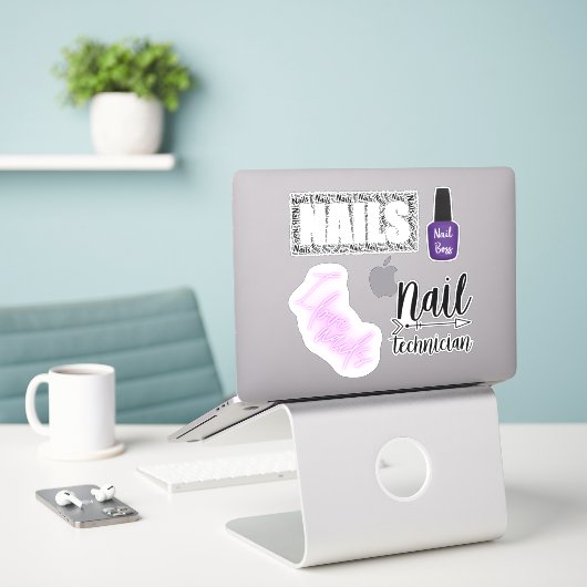 Nageltechniker Sticker (Laptop auf Schreibtisch)