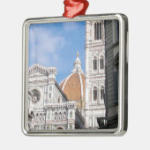 Nah auf Florenz. Silbernes Ornament (Links)