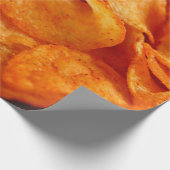 Nah aus saftig, knusprig, Pommes frites auf schwar Geschenkpapier (Ecke)