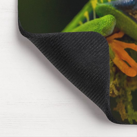 Nah, bestehend aus einem Red Mit Augen Tree Frog # Mousepad (Ecke)
